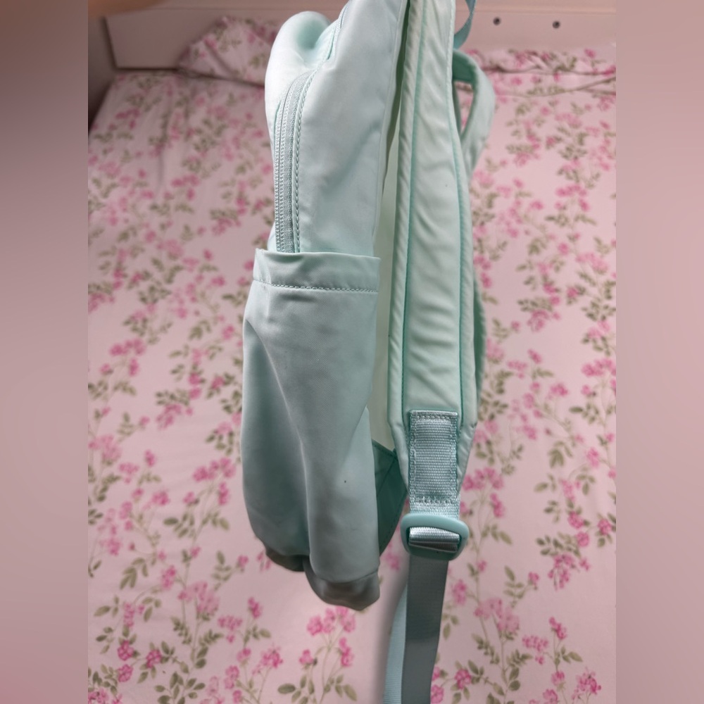 Lululemon Everywhere Backpack Mint Metal Hardware - Picture 7 of 16